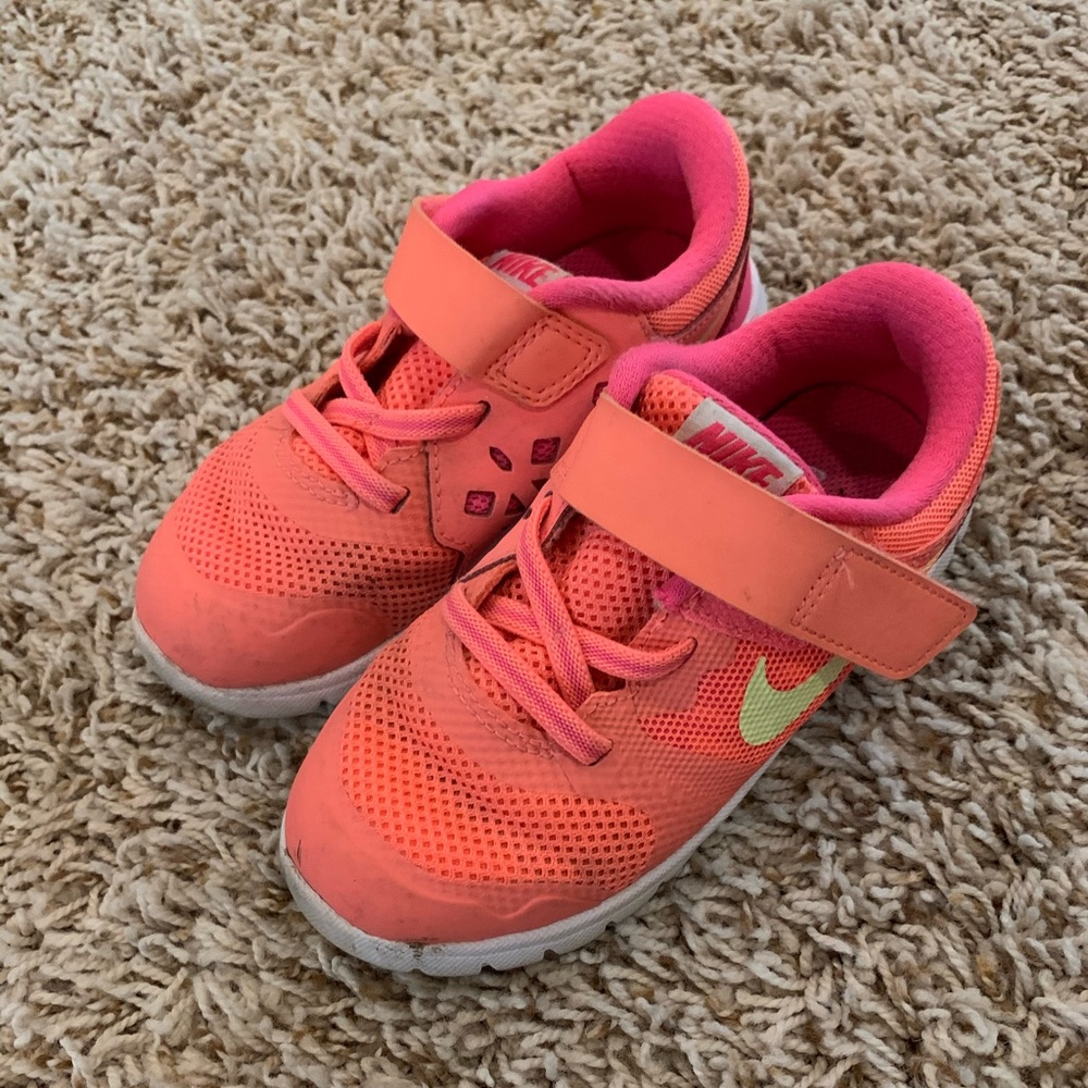 Preowned Nike Girl’s Sneakers Size 9